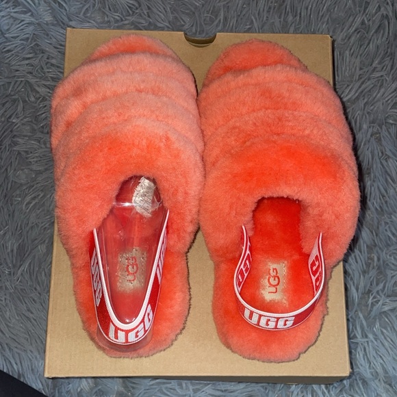 Fluff Yeah Ugg Slides Red (6W) New - Picture 3 of 5